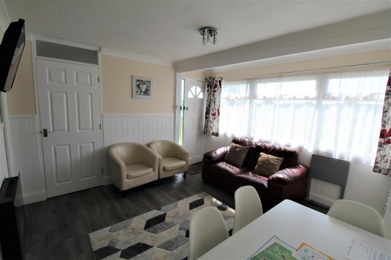 Relaxing Chalet On Popular California Sands Short Stroll To Beach, Nr Norfolk Broads & Great Yarmouth Scratby Exterior foto